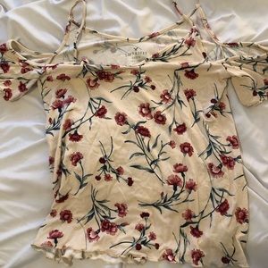 Soft off the shoulder flower top, worn once